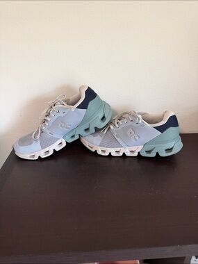 On Running Women's 9.5 Sneakers